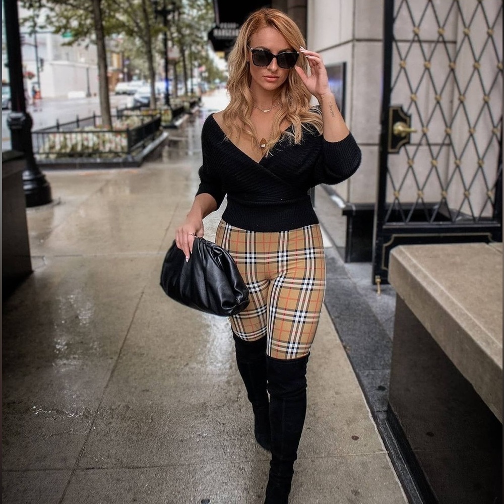 Bottega Veneta Pouch Bag in Nero